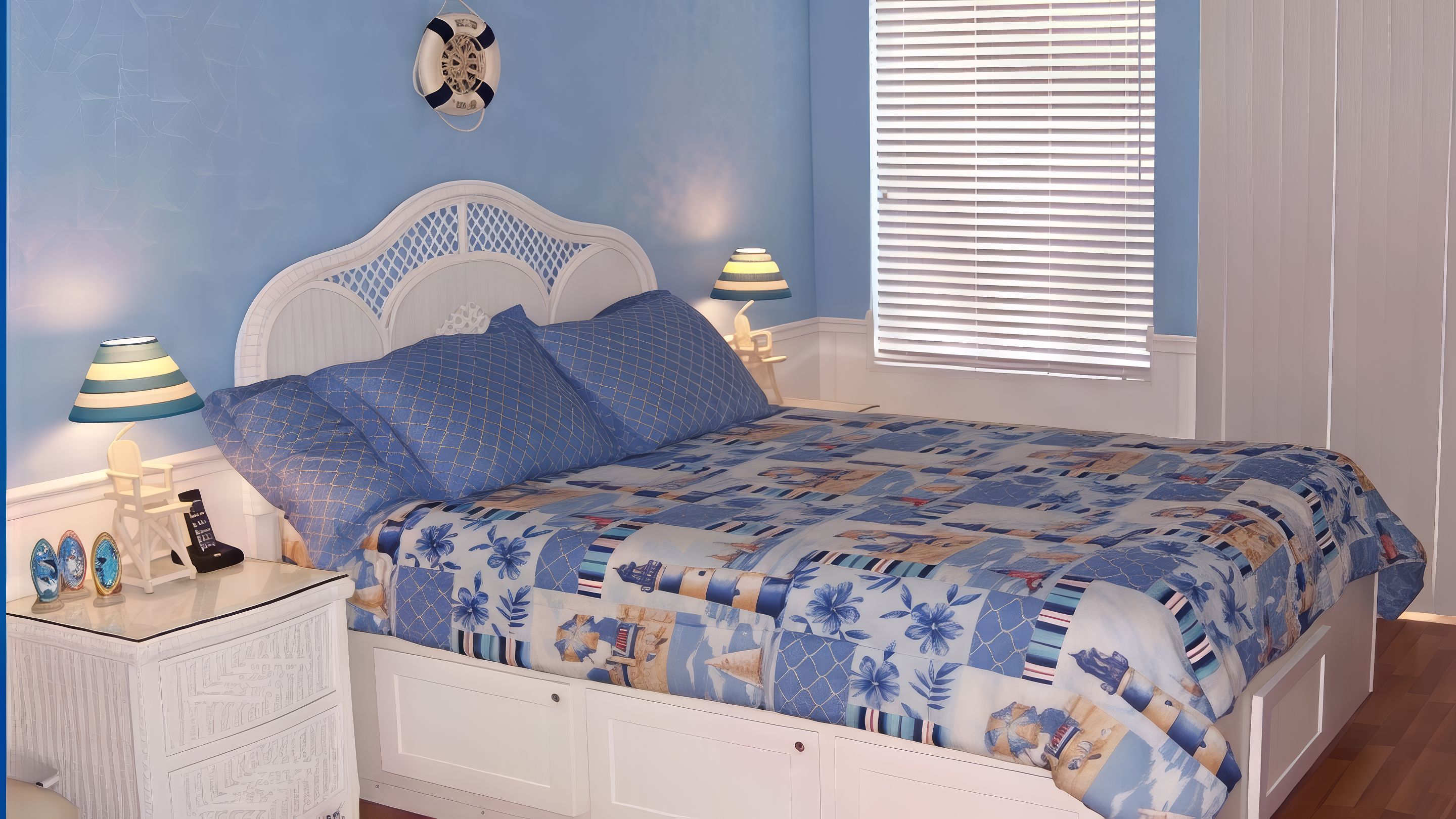 LIVING AREA: Queen Bed with Underbed Storage
