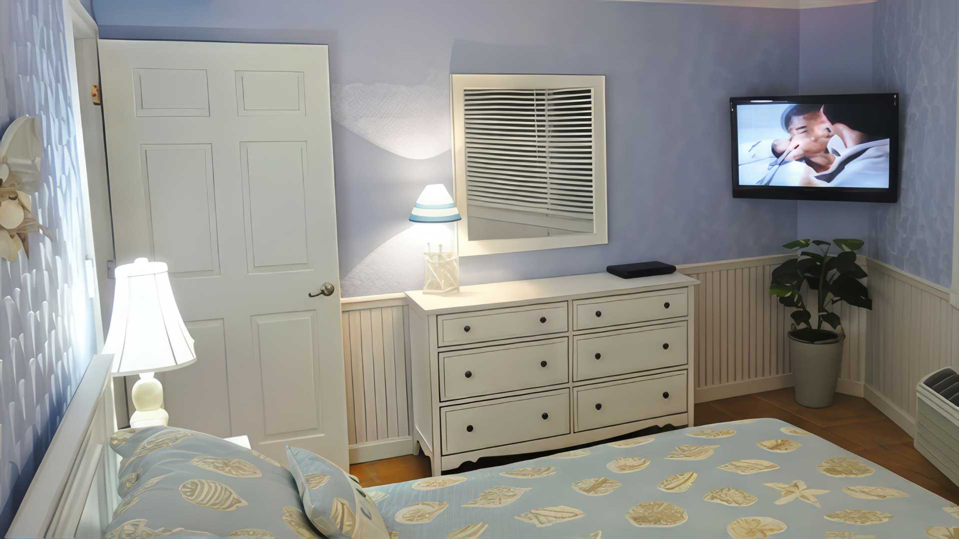 BEDROOM: Chest and Wall Mount TV