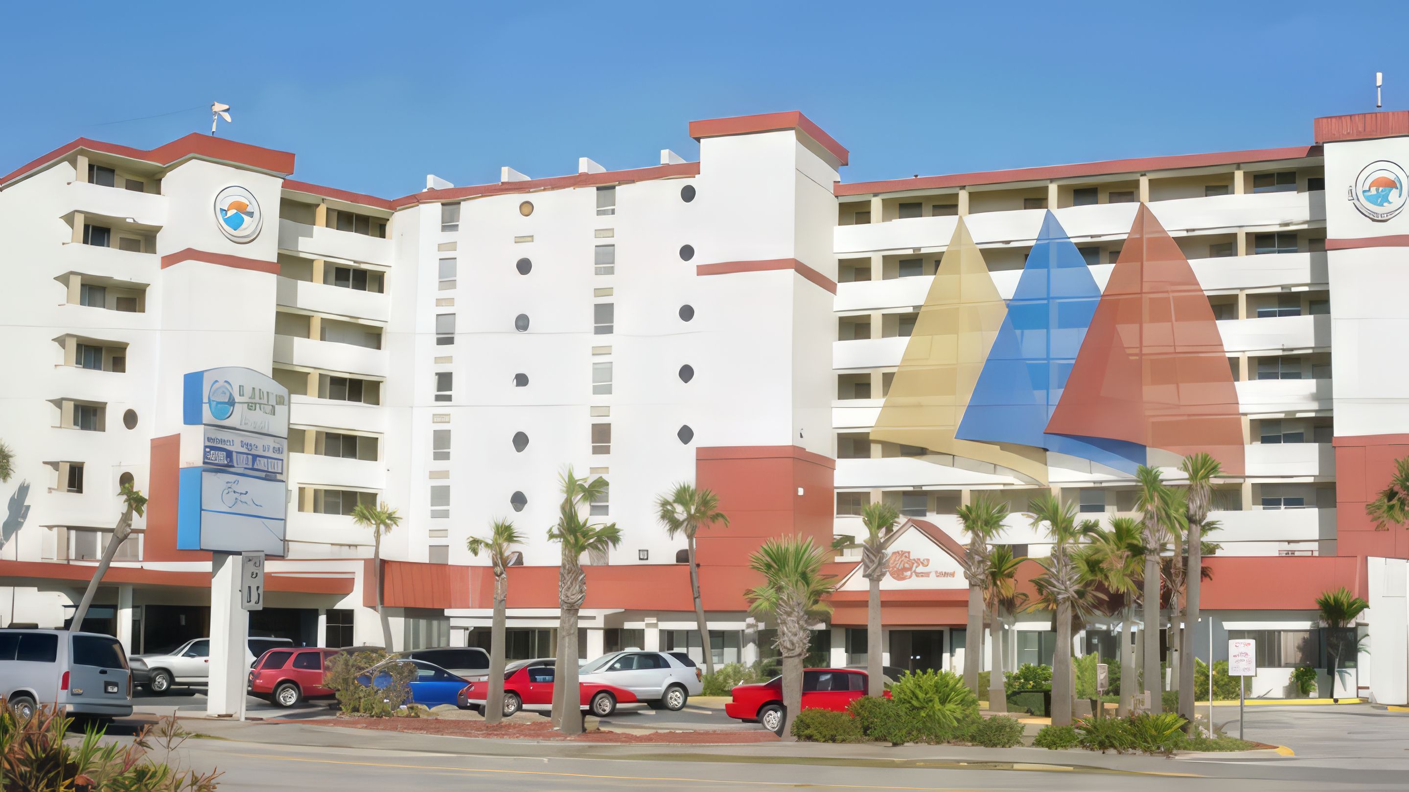 EXTERIOR: Harbour Beach Resort - 701 S. Atlantic Avenue